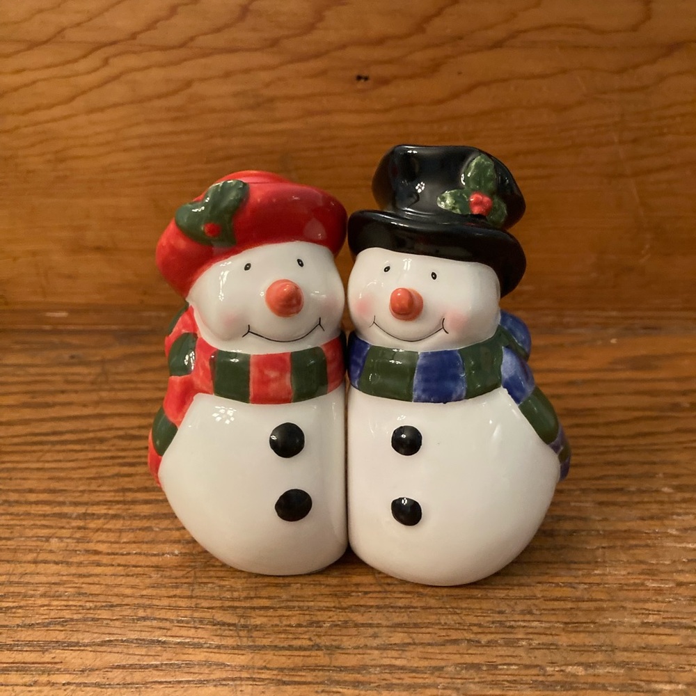 Vintage Festive Snowman & Snow Woman Salt and Pepper Shakers